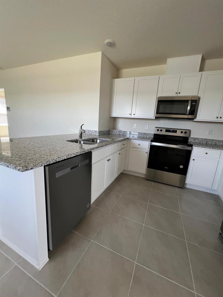 CASCADES - Residential Lease