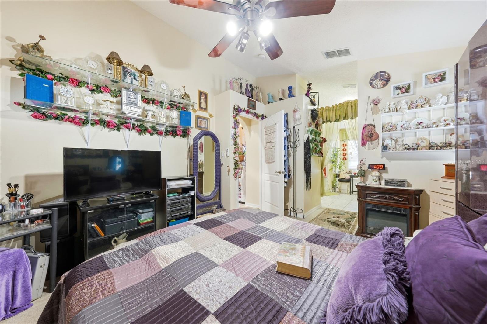 44 GABLES PH 03 - Residential