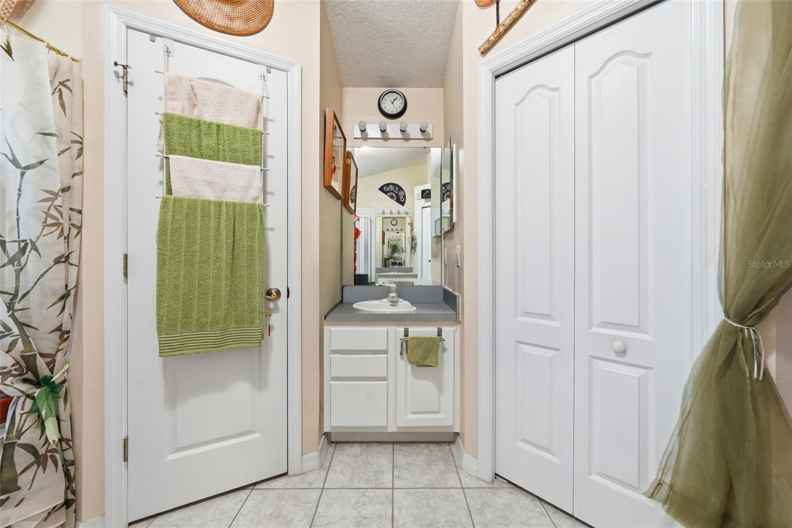 44 GABLES PH 03 - Residential