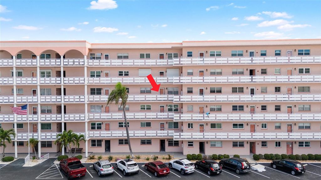 Photo of 6025 Shore Boulevard S #409, Gulfport, FL 33707 (MLS # TB8386058)