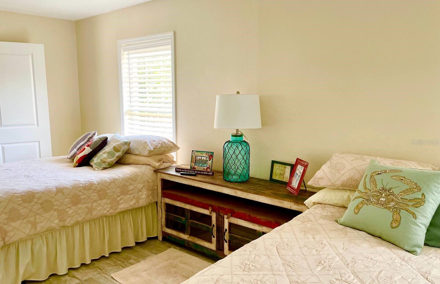 WOODMERE PLACE - Residential