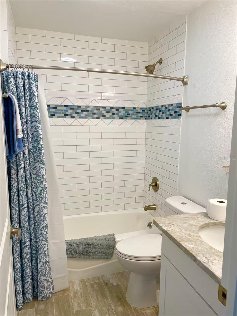 WOODMERE PLACE - Residential