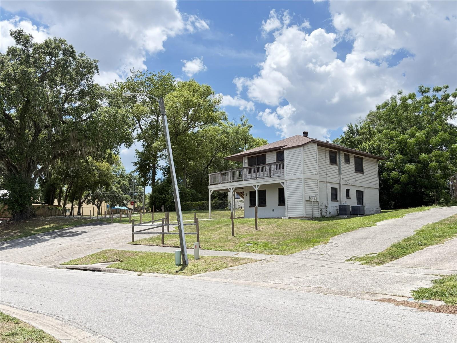 903 MONROE COURT