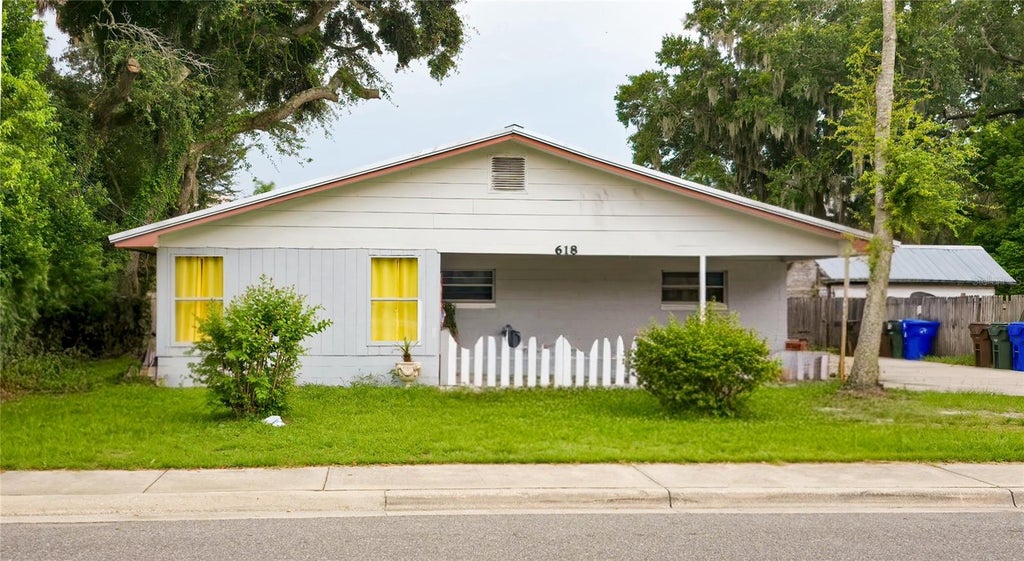 Photo of 618 Mabbette Street, Kissimmee, FL 34741 (MLS # O6429624)
