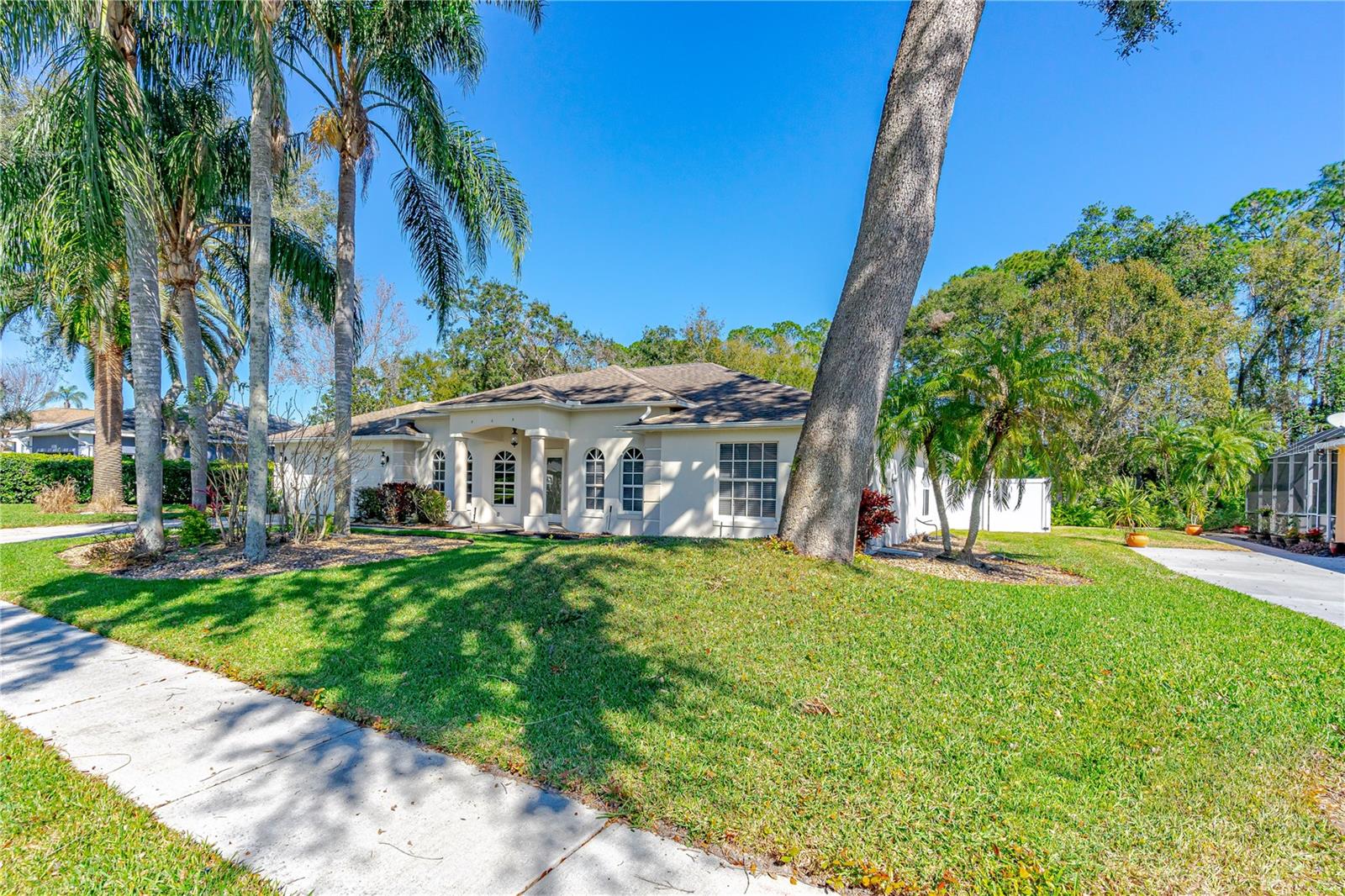 6088 SABAL HAMMOCK CIRCLE