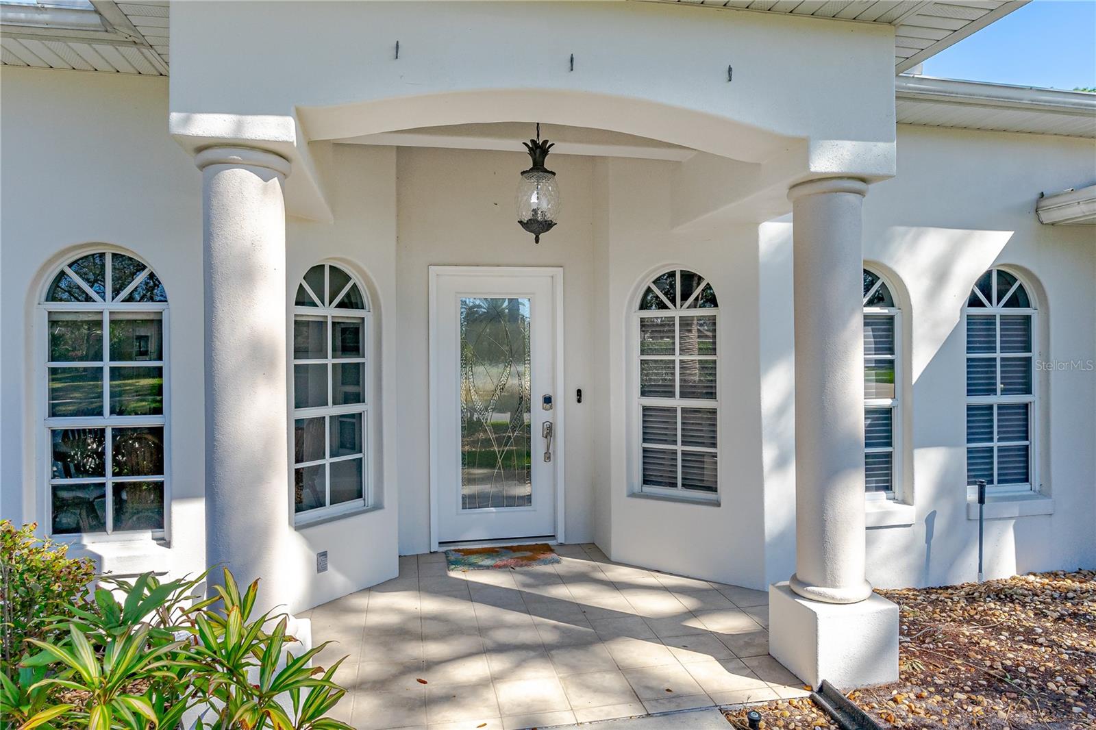 6088 SABAL HAMMOCK CIRCLE