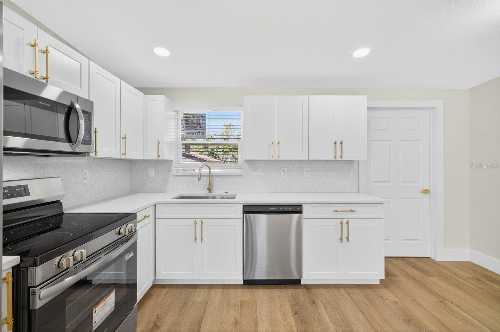 BELL SHOALS GARDENS - Residential