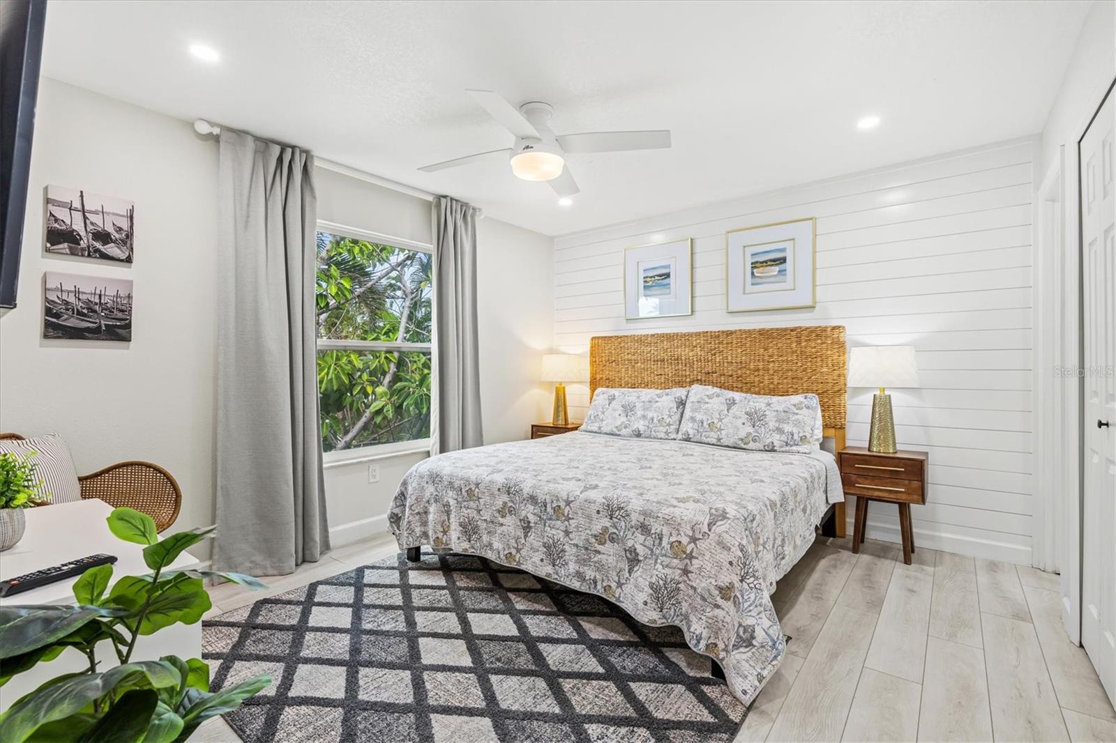 EDGEMERE - Residential Income