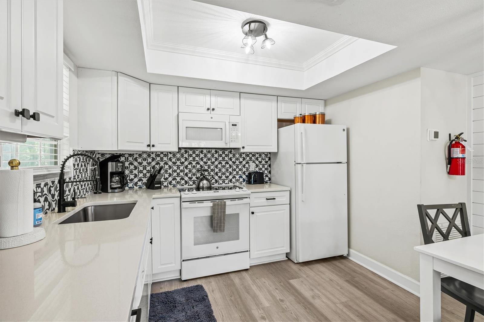 EDGEMERE - Residential Income