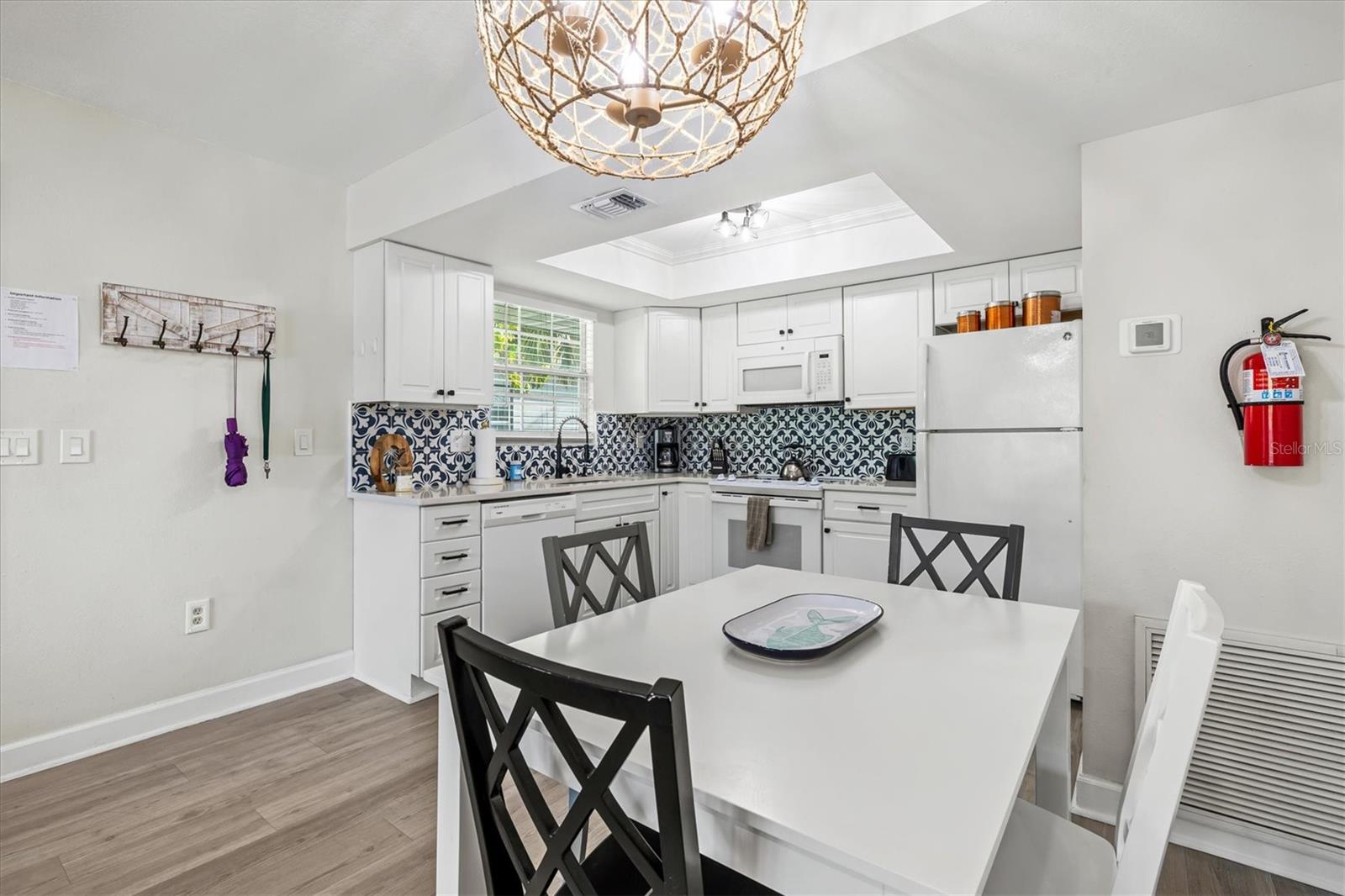 EDGEMERE - Residential Income