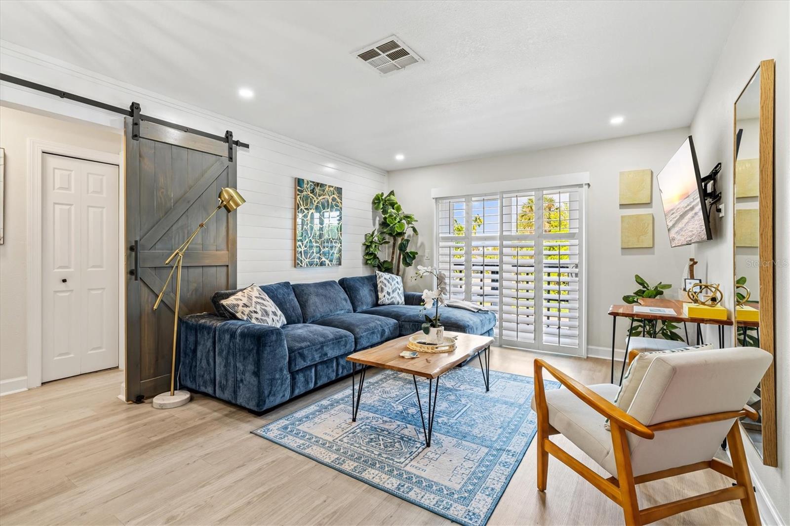 EDGEMERE - Residential Income