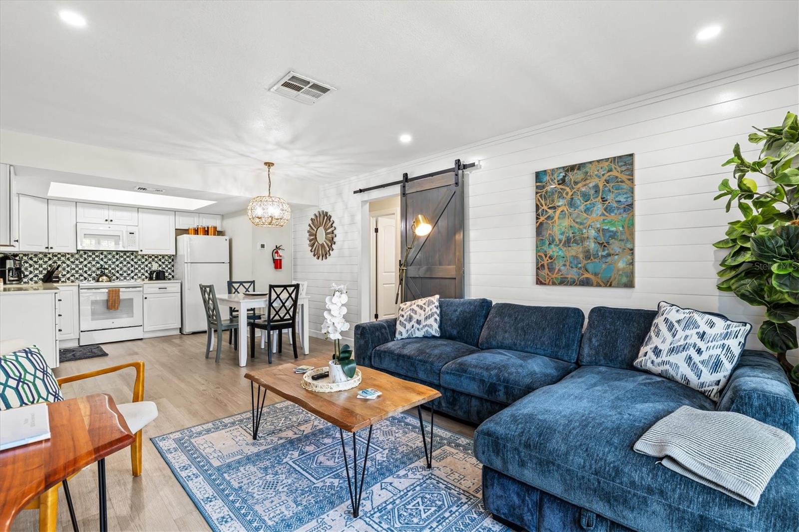 EDGEMERE - Residential Income