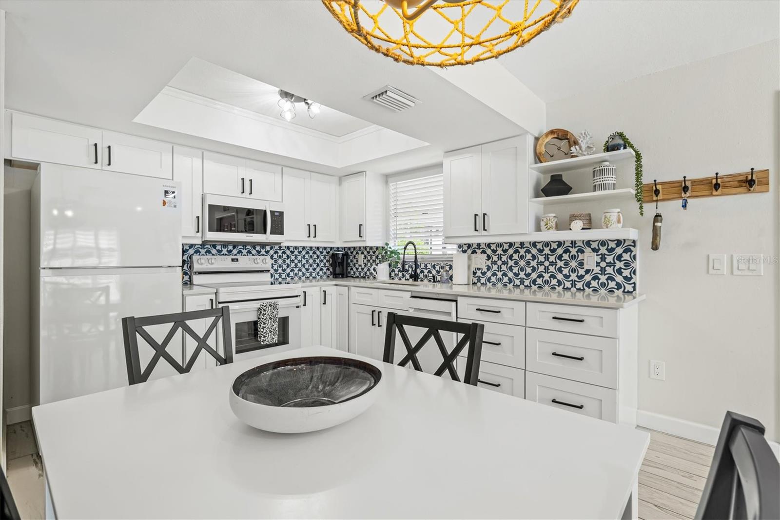 EDGEMERE - Residential Income