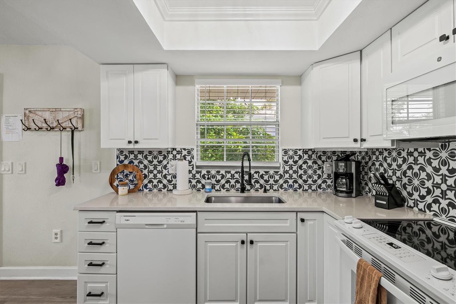 EDGEMERE - Residential Income