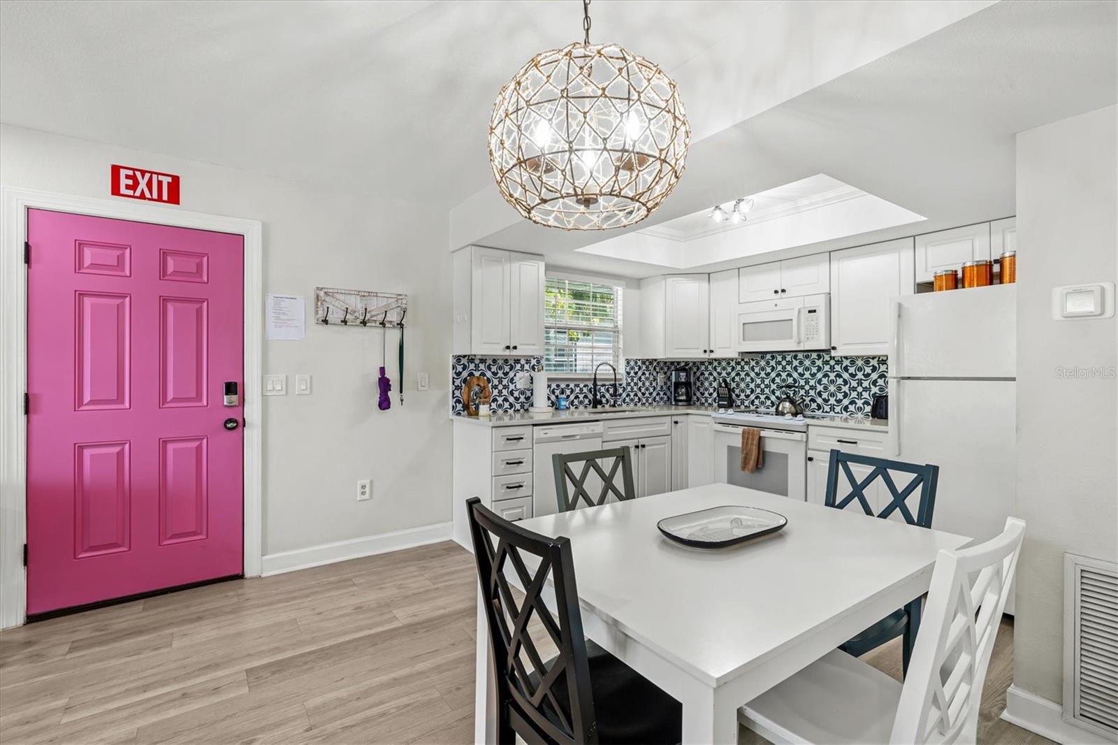 EDGEMERE - Residential Income