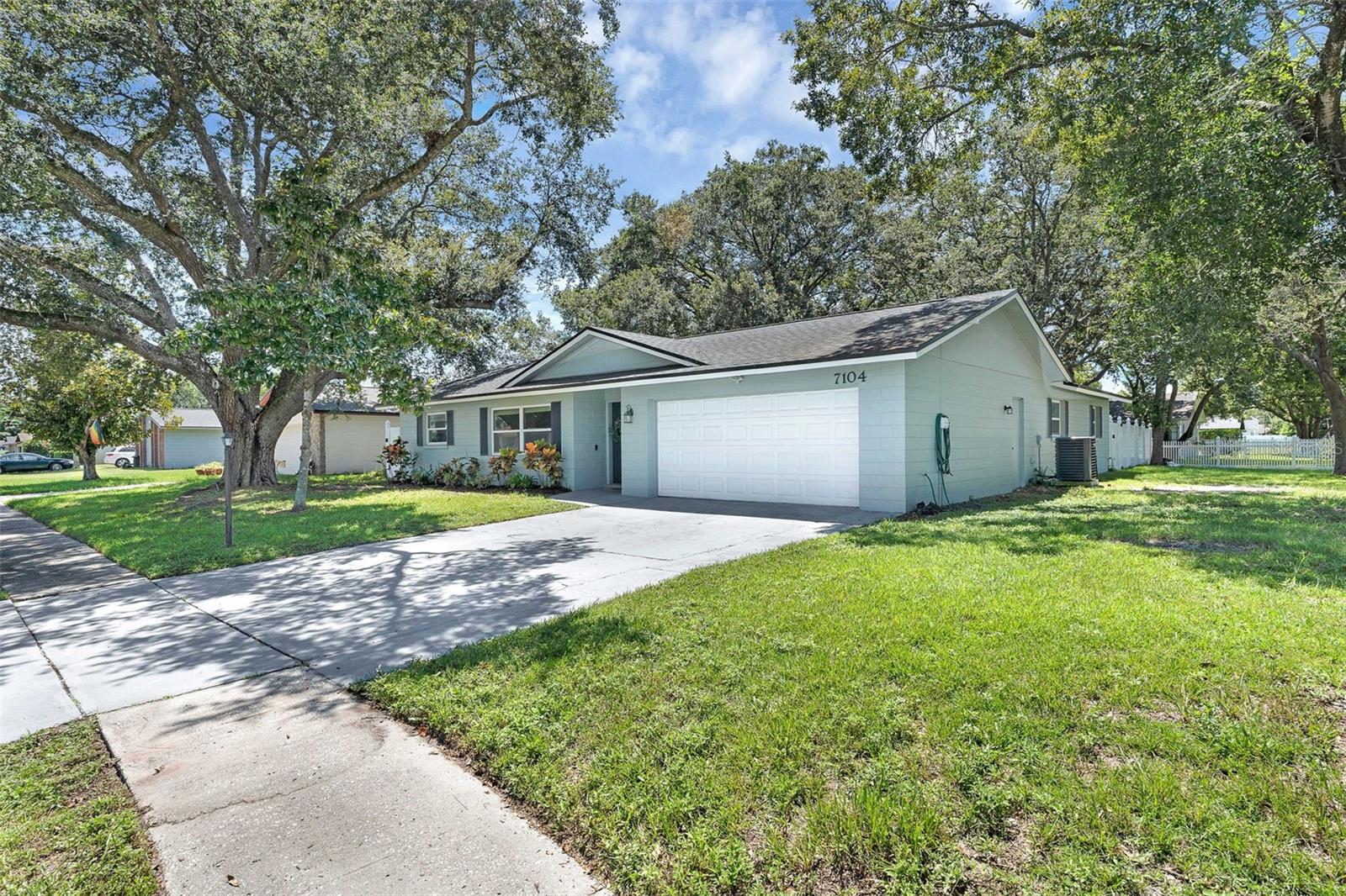 7104 WRENWOOD WAY