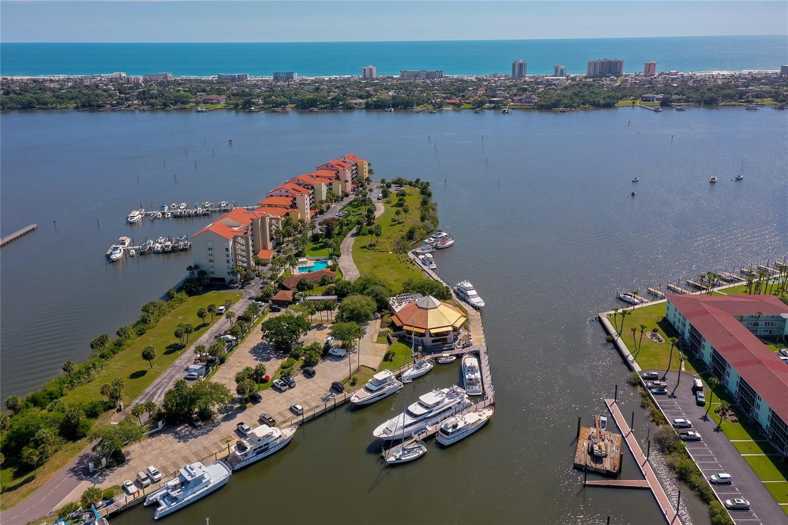 MARINA POINT PH 01 CONDO - Residential