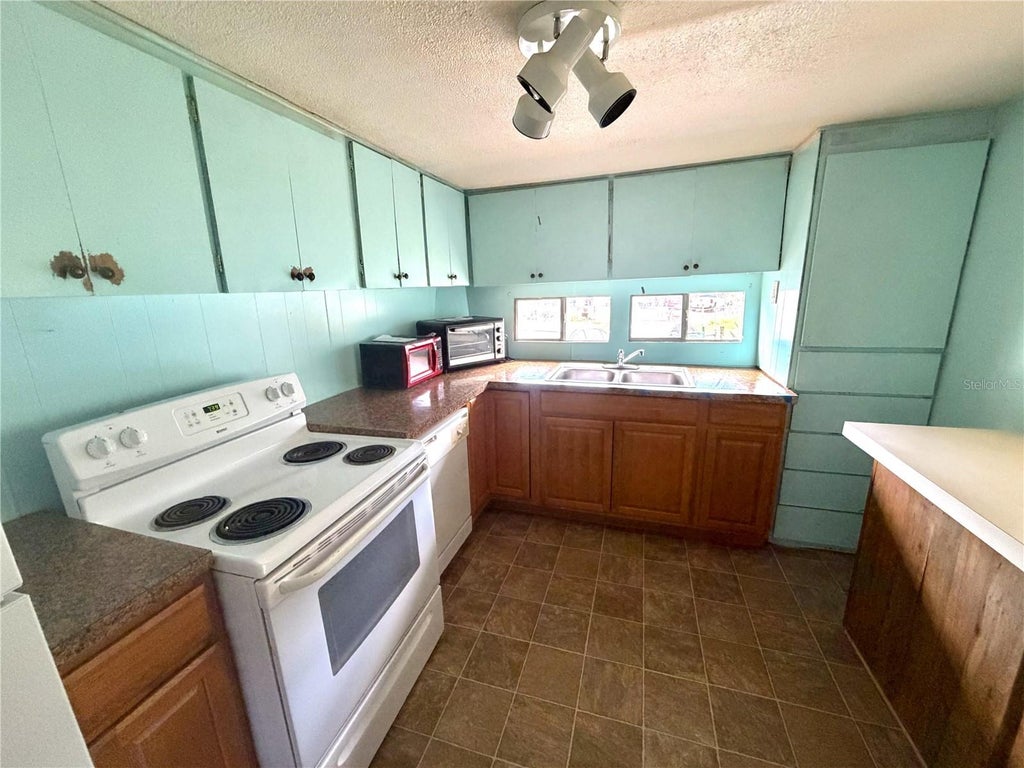 Photo of 5405 Mobile Drive, Seffner, FL 33584 (MLS # TB8475969)