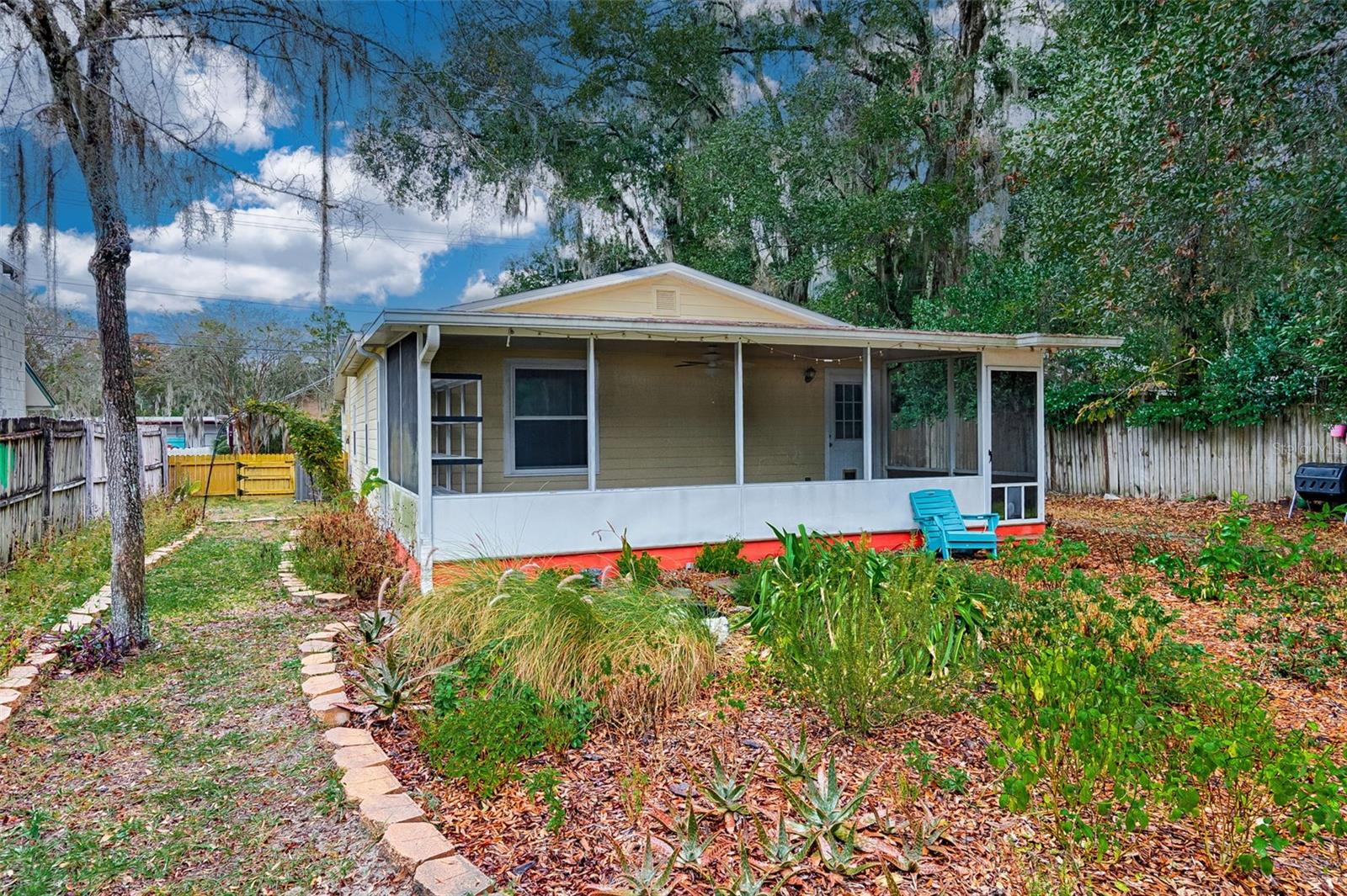 SUN CREST - Residential