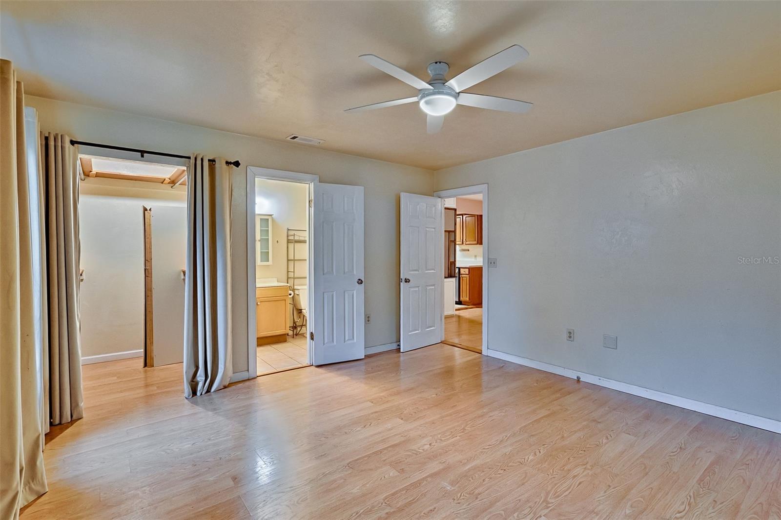 SUN CREST - Residential