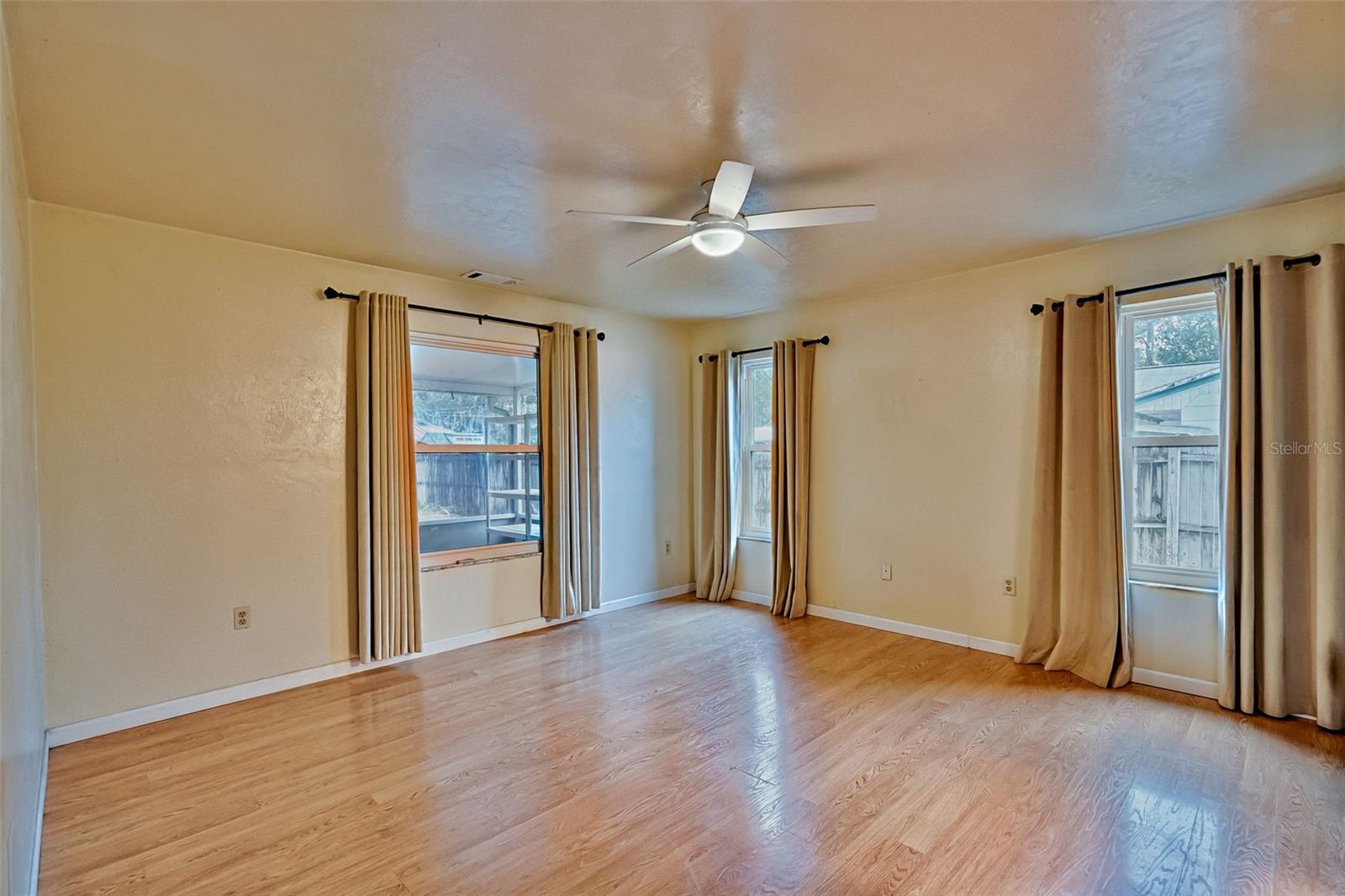 SUN CREST - Residential