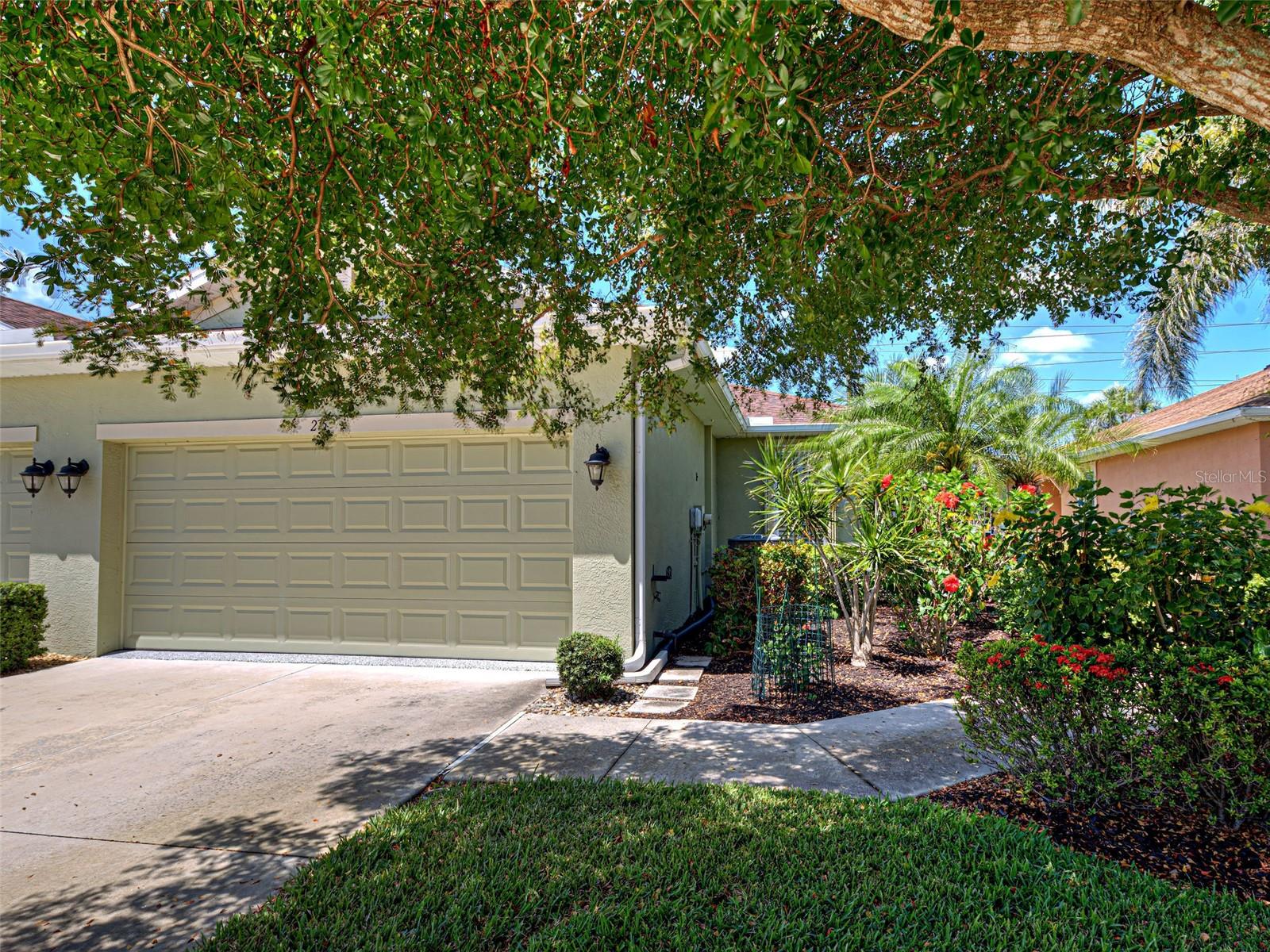 275 CAPULET DRIVE