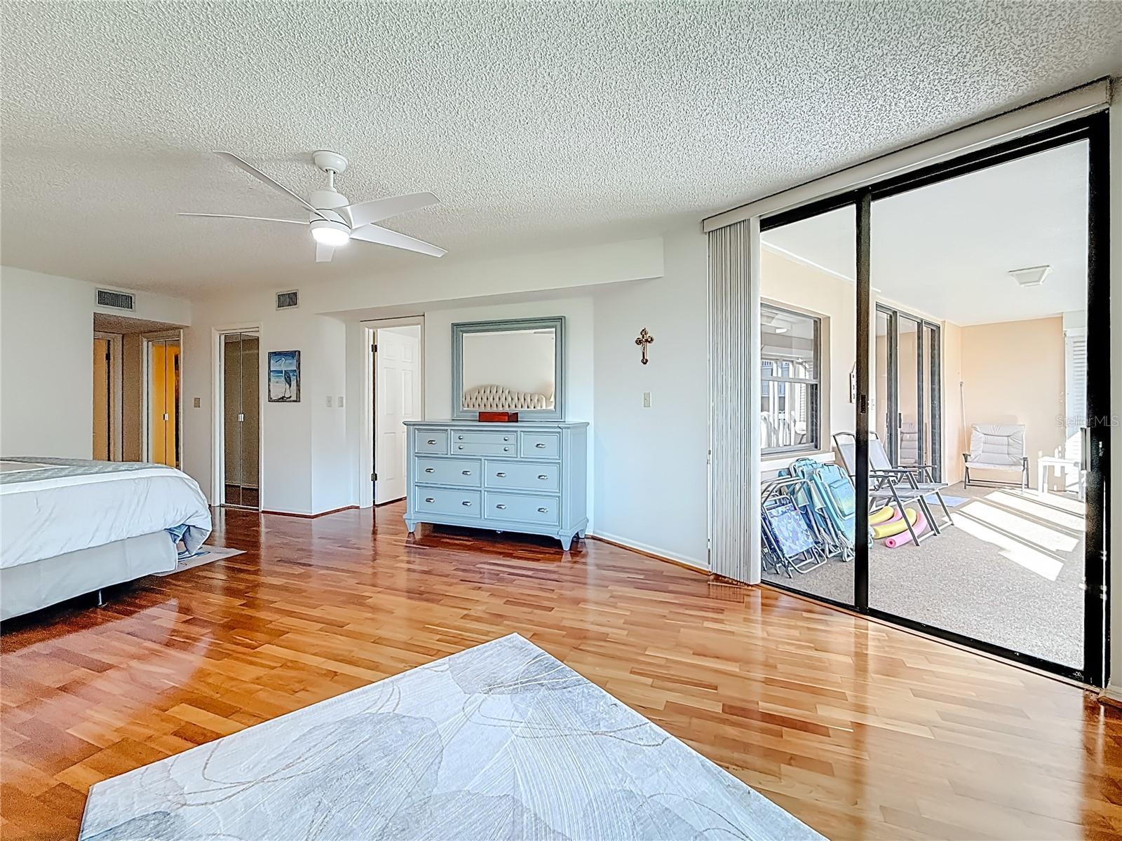 SILVER SANDS - Residential