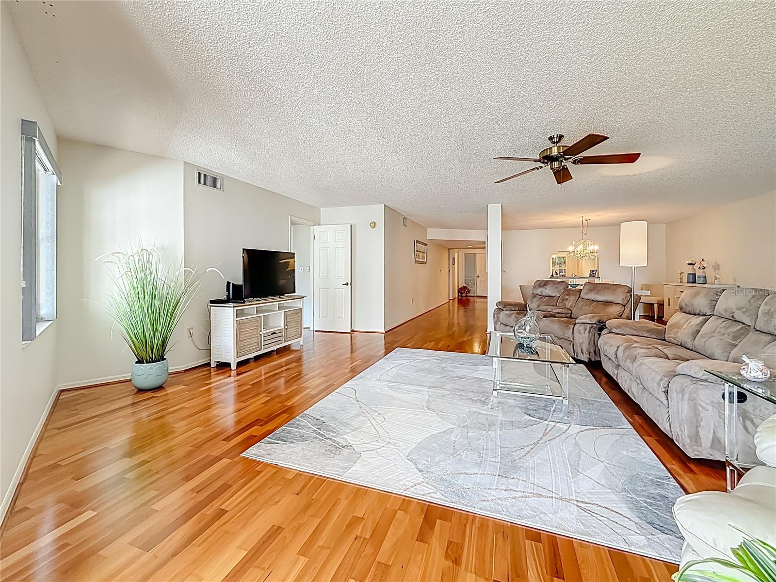 SILVER SANDS - Residential