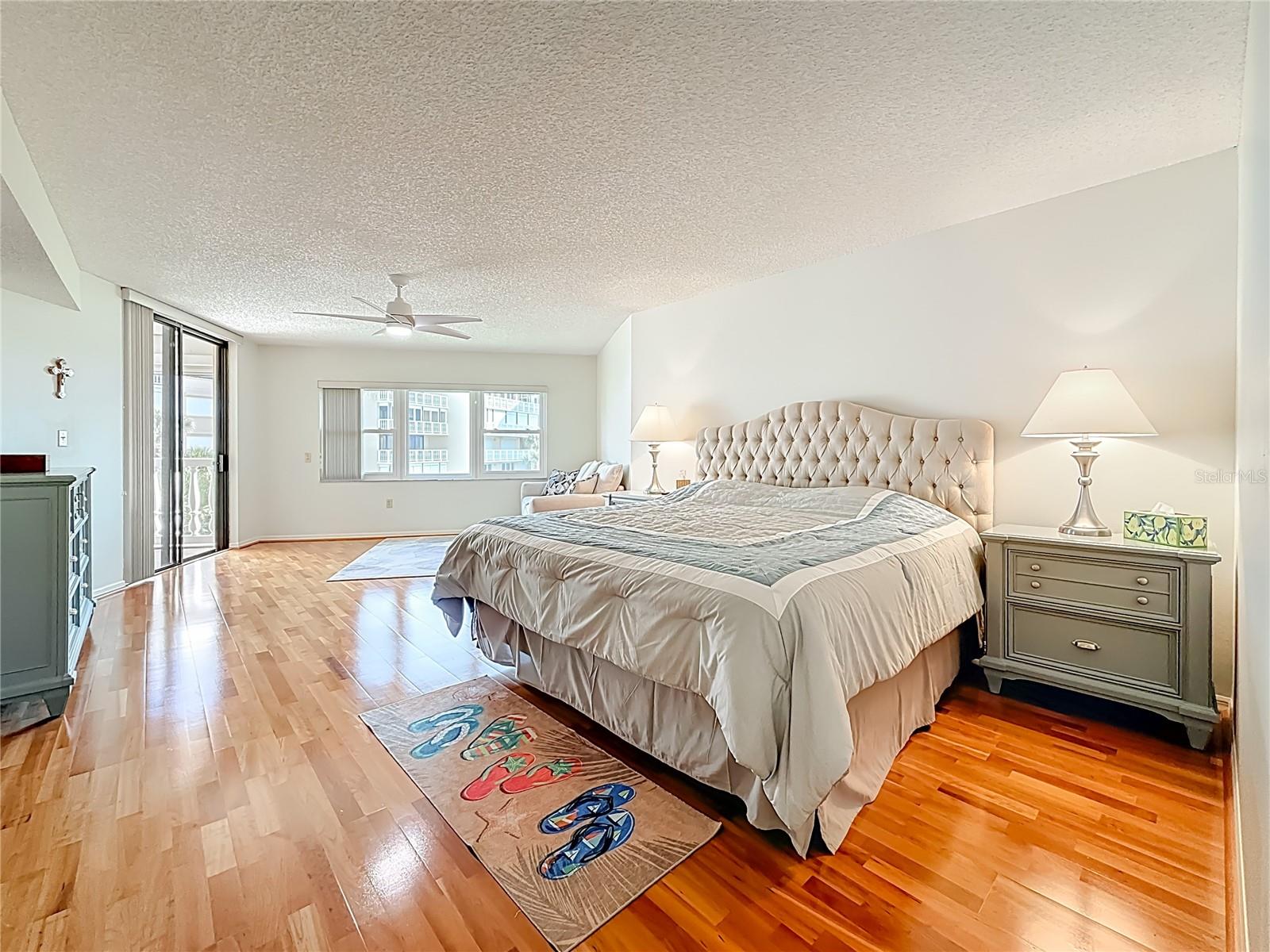 SILVER SANDS - Residential