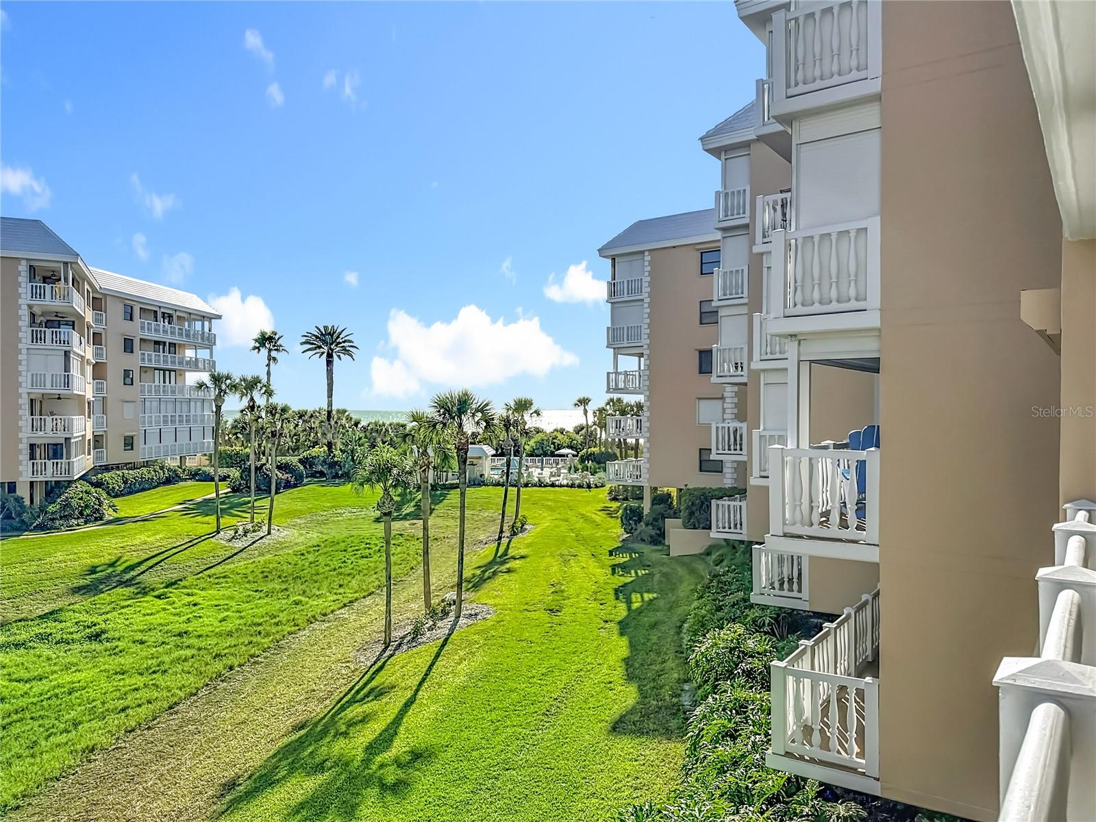 SILVER SANDS - Residential