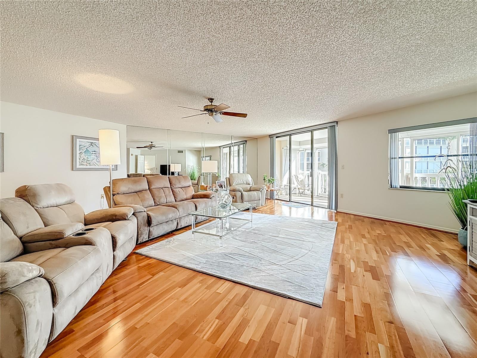 SILVER SANDS - Residential