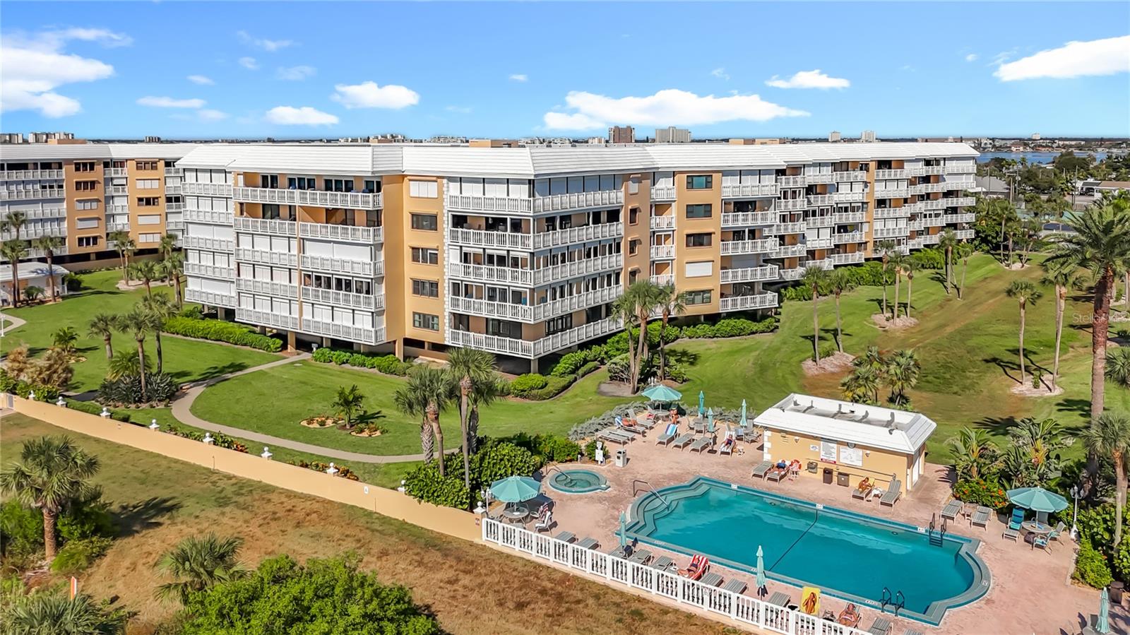 SILVER SANDS - Residential