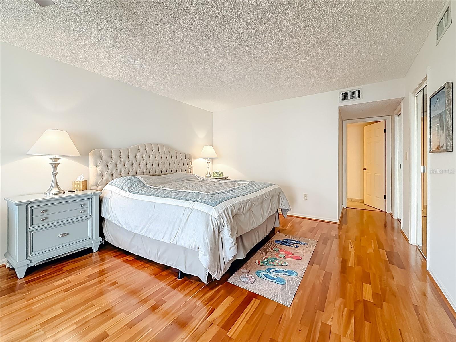 SILVER SANDS - Residential