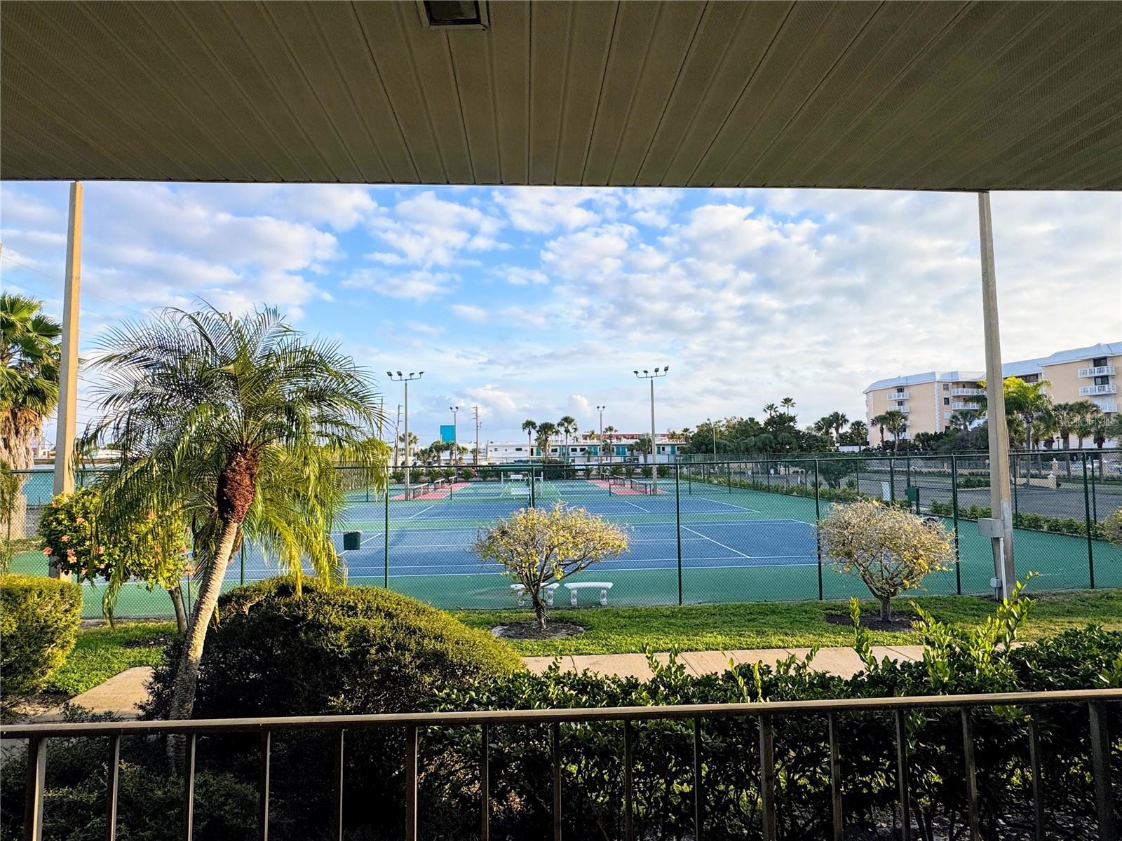 SILVER SANDS - Residential