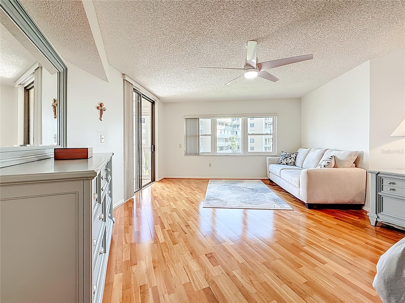 SILVER SANDS - Residential