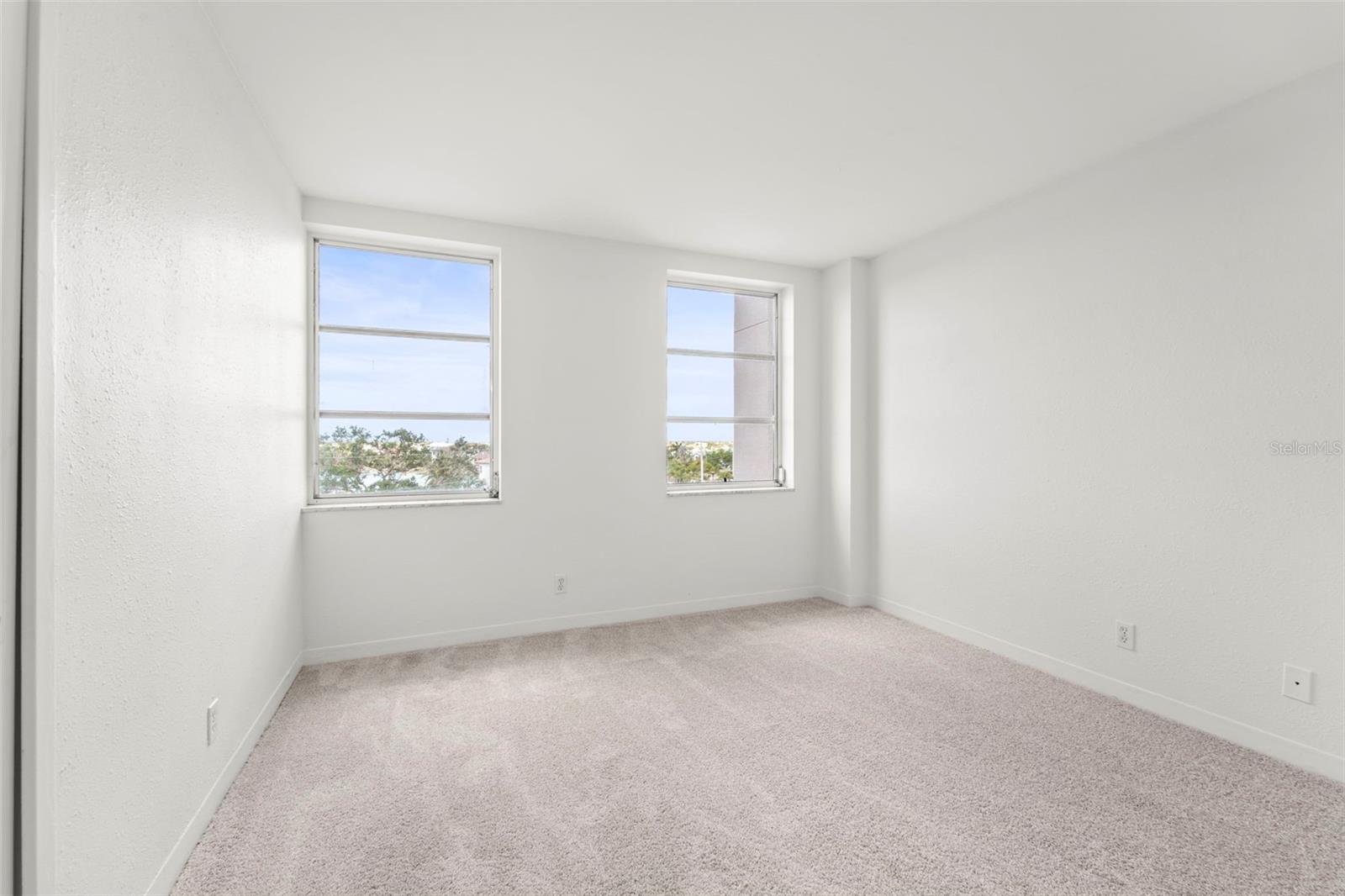 PARADISE ISLAND TOWERS CONDO - Residential