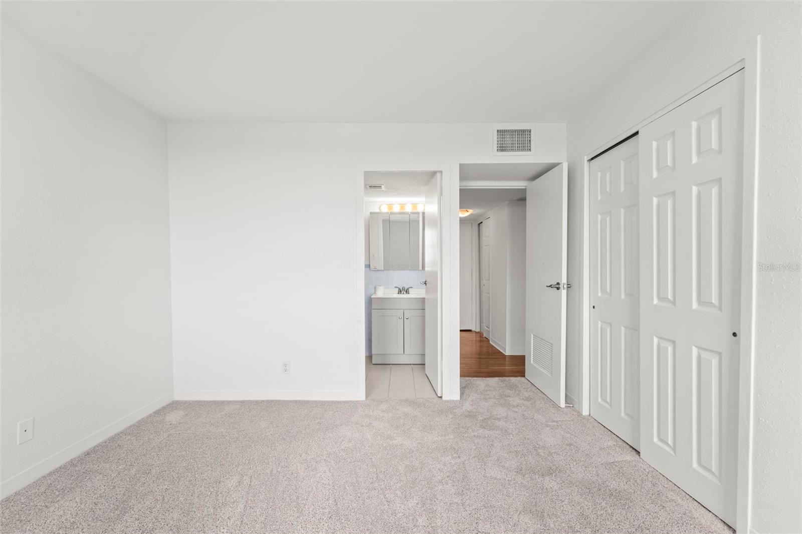 PARADISE ISLAND TOWERS CONDO - Residential