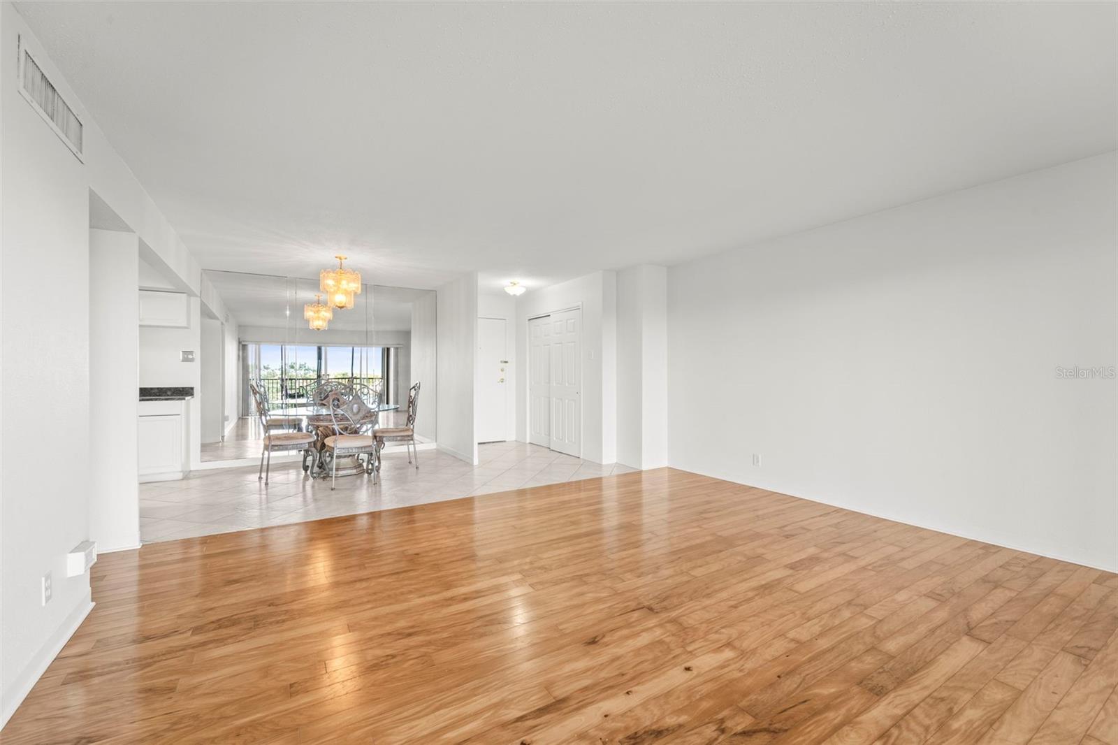 PARADISE ISLAND TOWERS CONDO - Residential