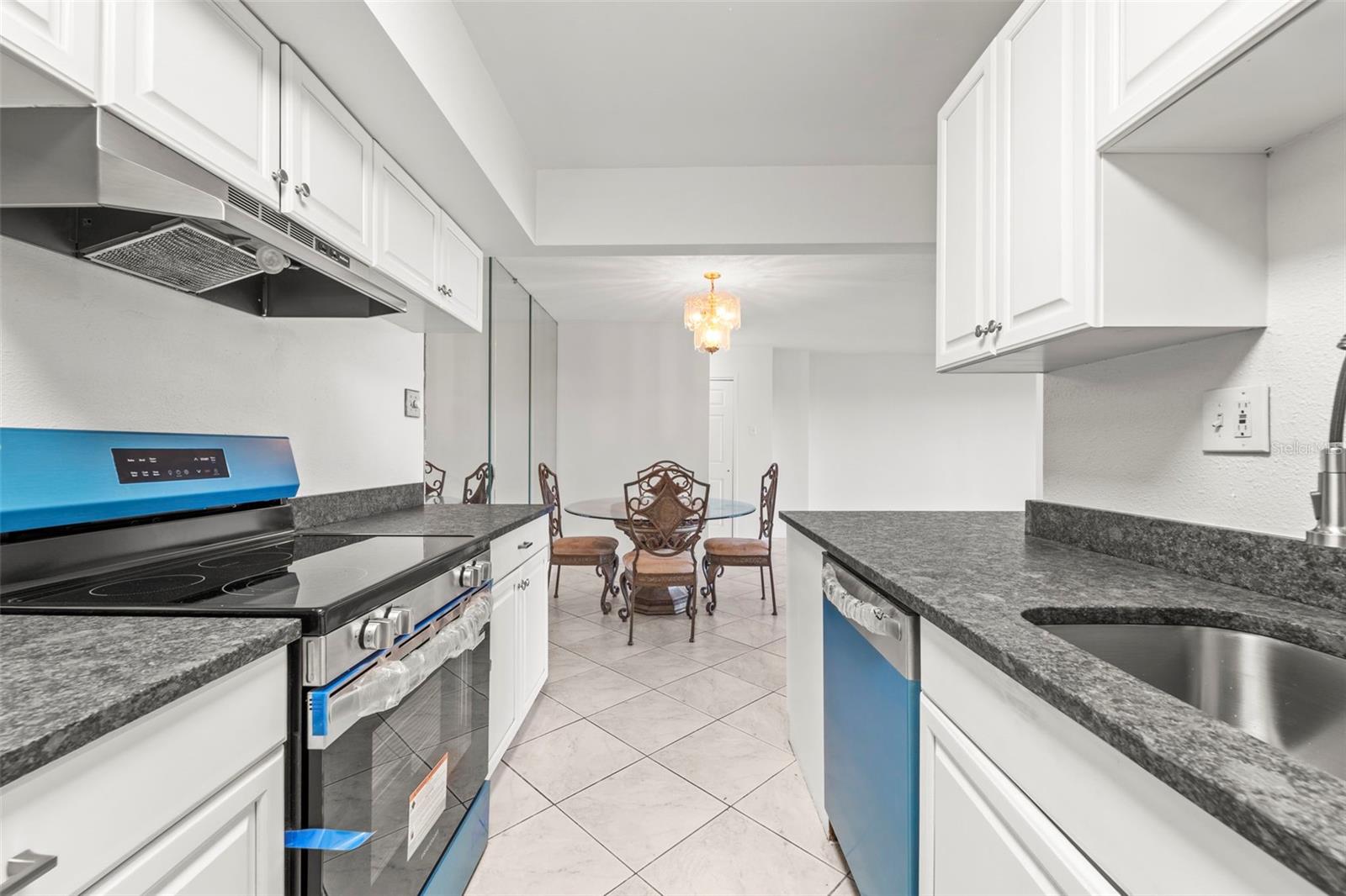 PARADISE ISLAND TOWERS CONDO - Residential