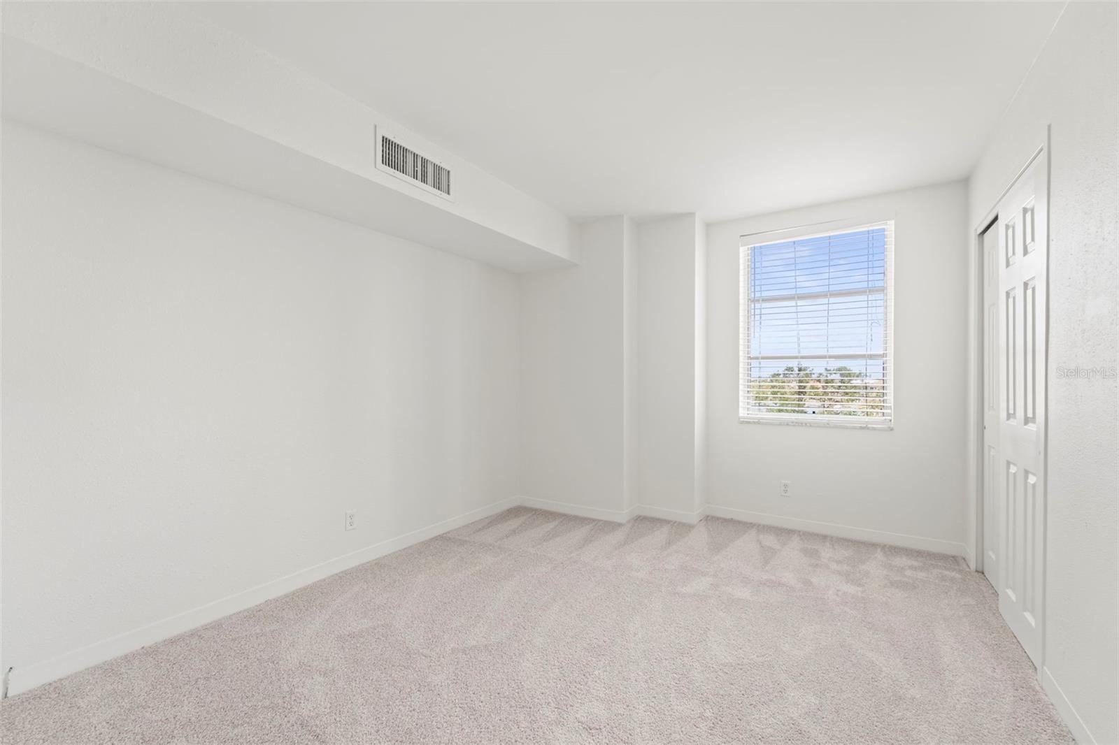 PARADISE ISLAND TOWERS CONDO - Residential