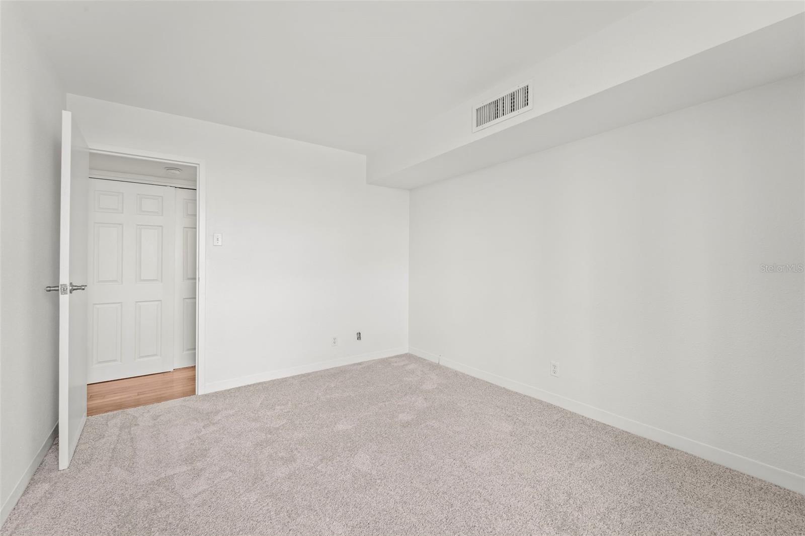 PARADISE ISLAND TOWERS CONDO - Residential