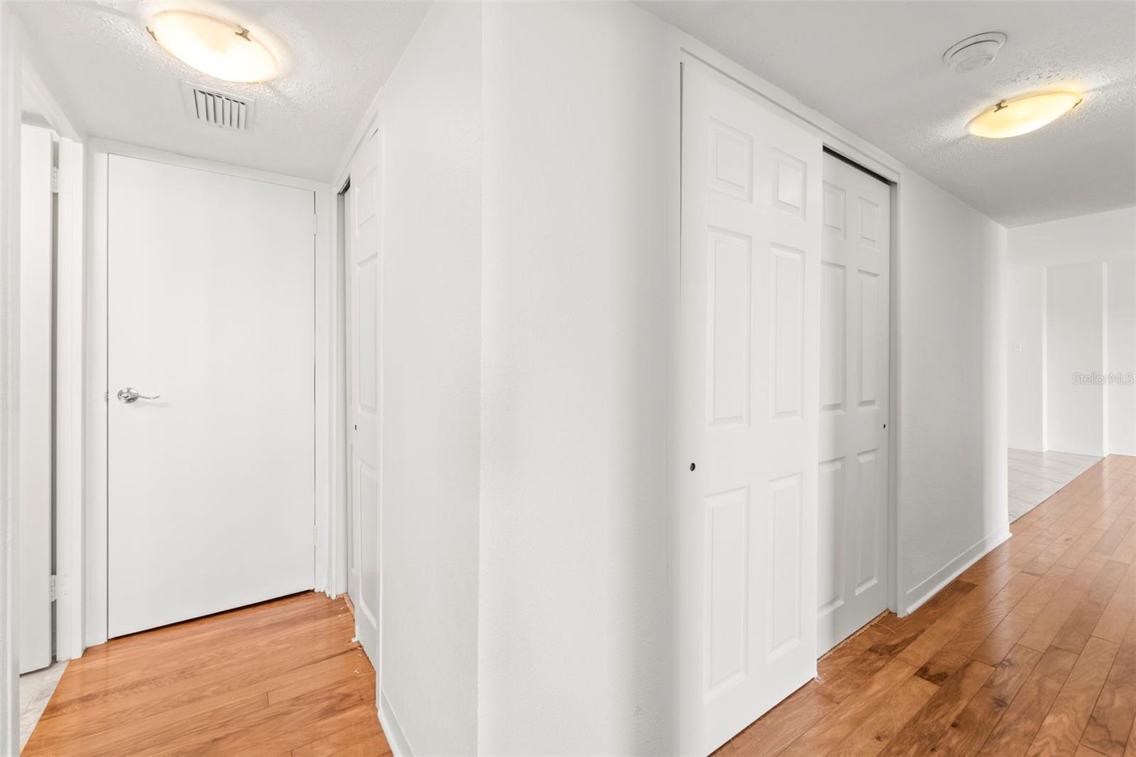 PARADISE ISLAND TOWERS CONDO - Residential