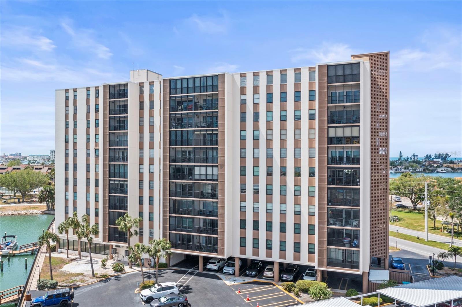 PARADISE ISLAND TOWERS CONDO - Residential