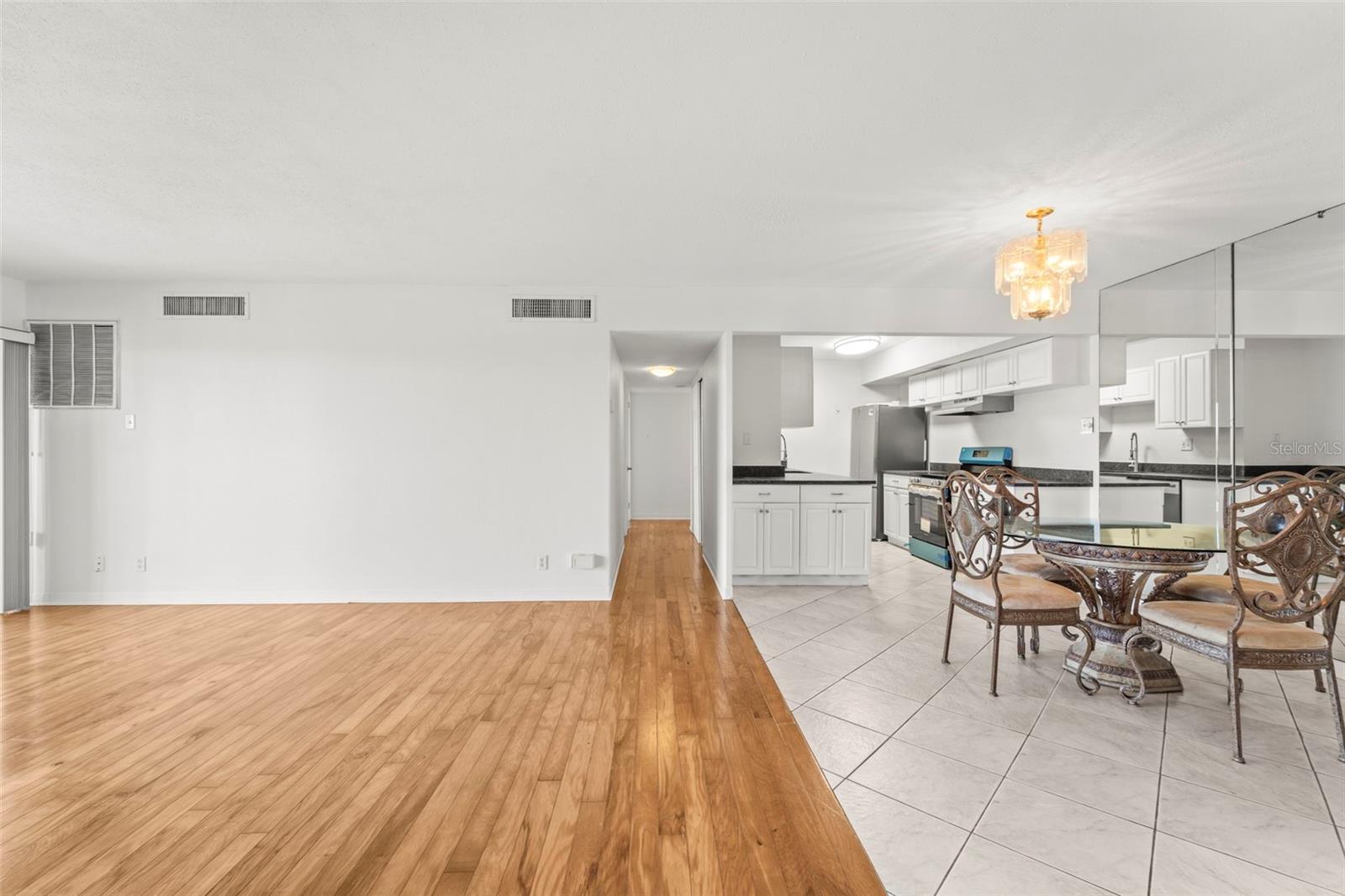 PARADISE ISLAND TOWERS CONDO - Residential