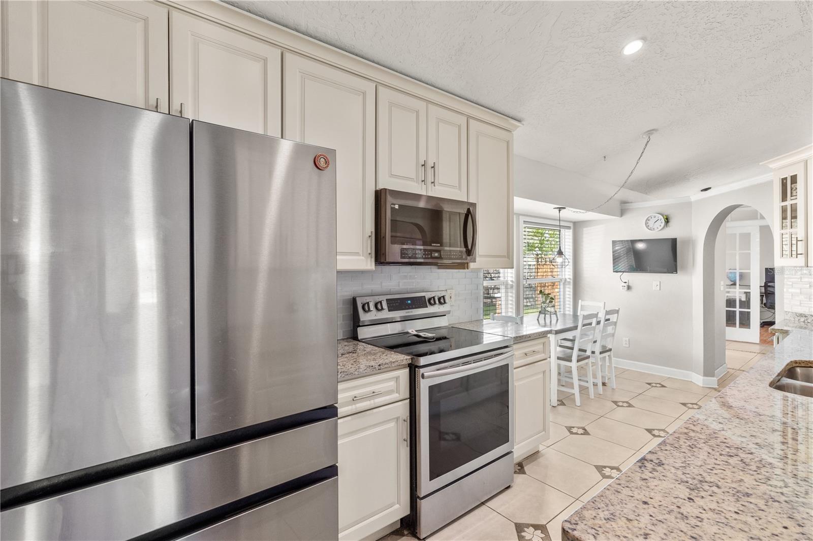 120 GROVE HOLLOW COURT