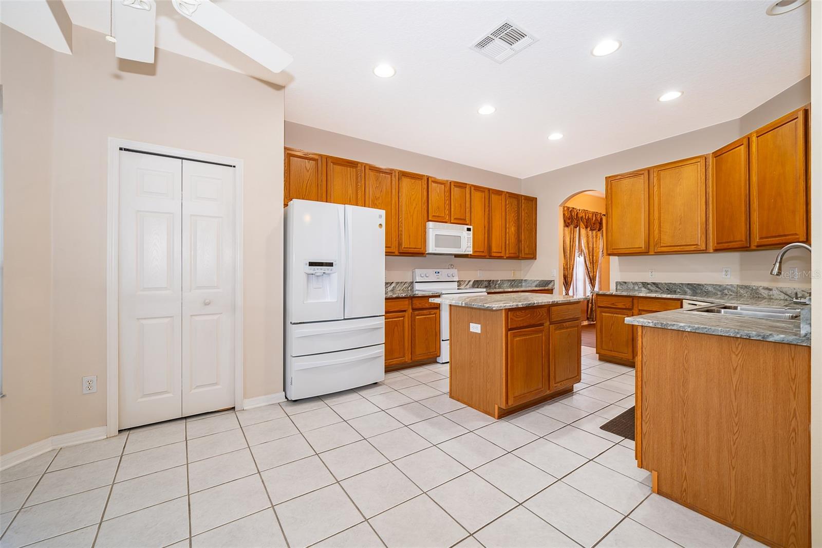 KENMURE - Residential Lease