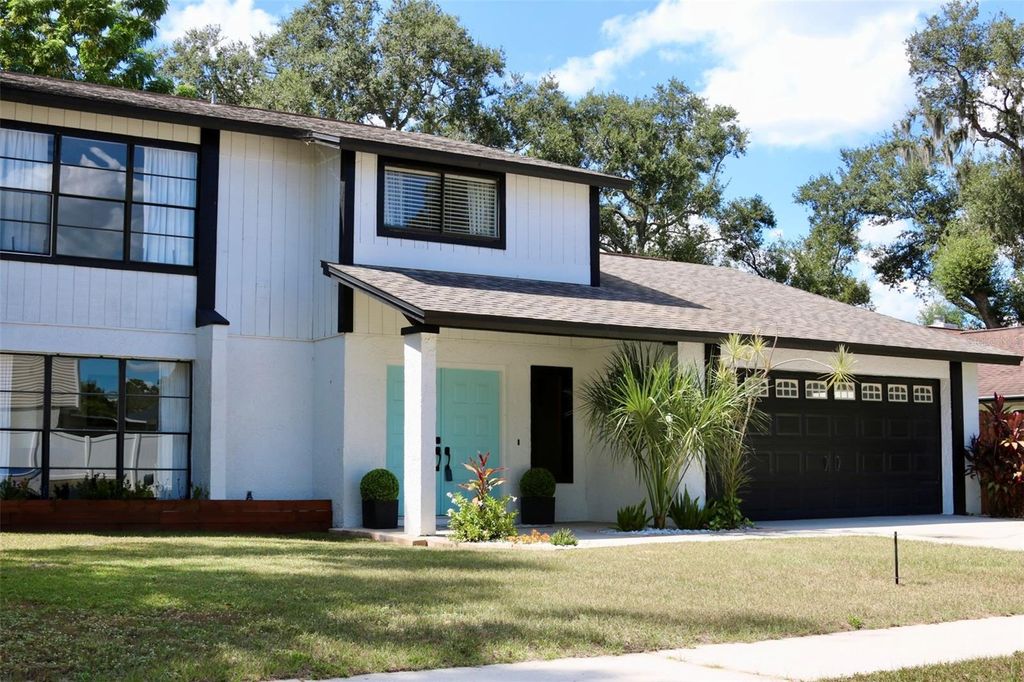 Photo of 1502 Creekbend Drive, Brandon, FL 33510 (MLS # TB8380237)