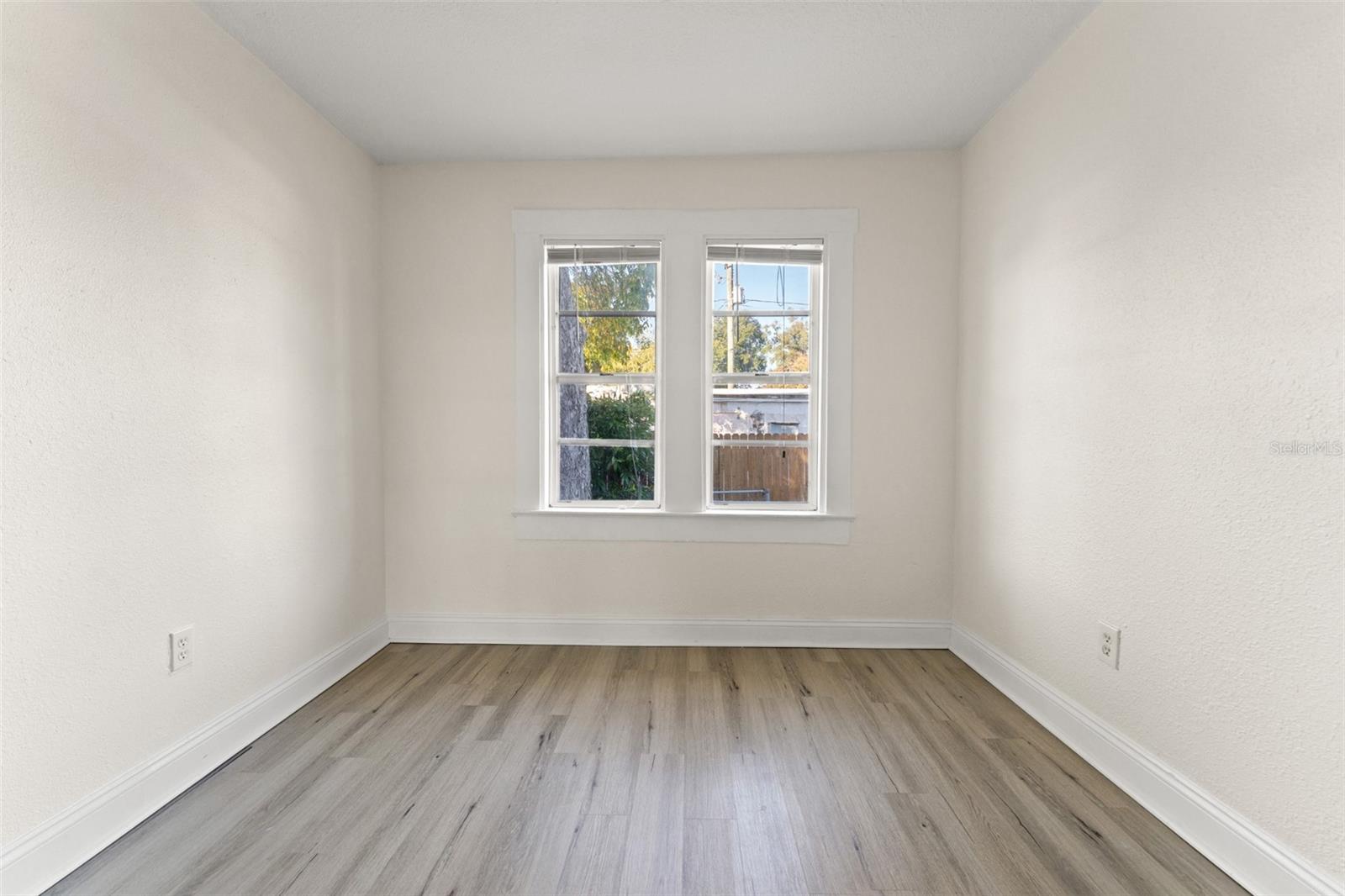 BUNGALOW PARK - Residential