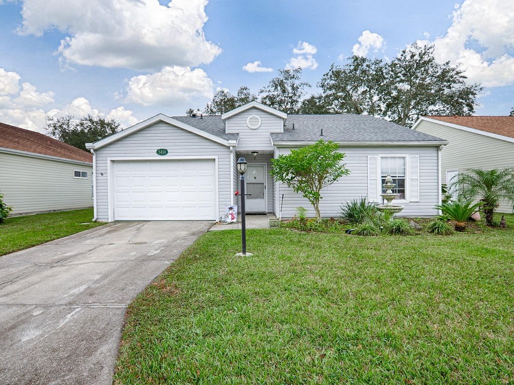 Photo of 5414 Astor Street, Leesburg, FL 34748 (MLS # G5104214)