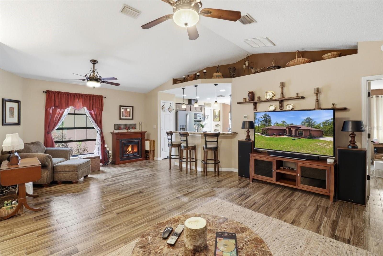 ROYAL HIGHLANDS UNIT 8 - Residential